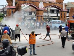 3 Mobil Hangus Terbakar gegara Angkot Muatan BBM di Cirebon