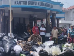 Pemdes di Cirebon Serbu Kantor DLH gegara Kebijakan Demul soal Sampah