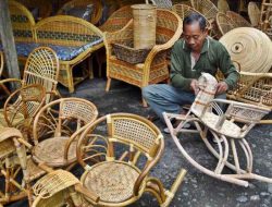 Industri Rotan hingga Roti Jadi Penopang Ekonomi di Cirebon
