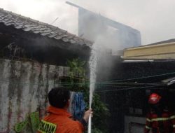 Kios Buah di Cirebon Kebakaran, 4 Mobil Damkar Dikerahkan