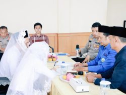 Sepasang Pelaku Buang Bayi Menikah di Kantor Polisi