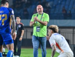 Kalahkan Borneo Bojan Hodak Sanjung Penampilan Timnya