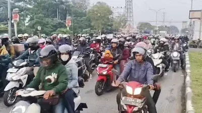 Pemudik Padati Bypass Pemuda Cirebon